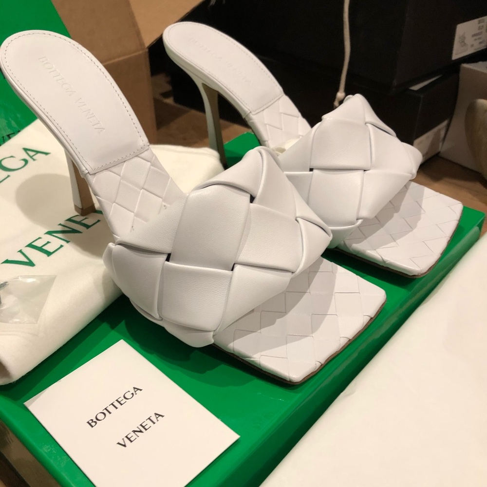 Bottega veneta lido mules !!